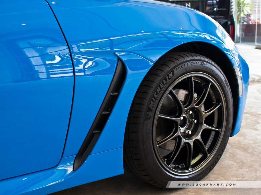 https://i.i-sgcm.com/new_cars/cars/21563/21563_g11