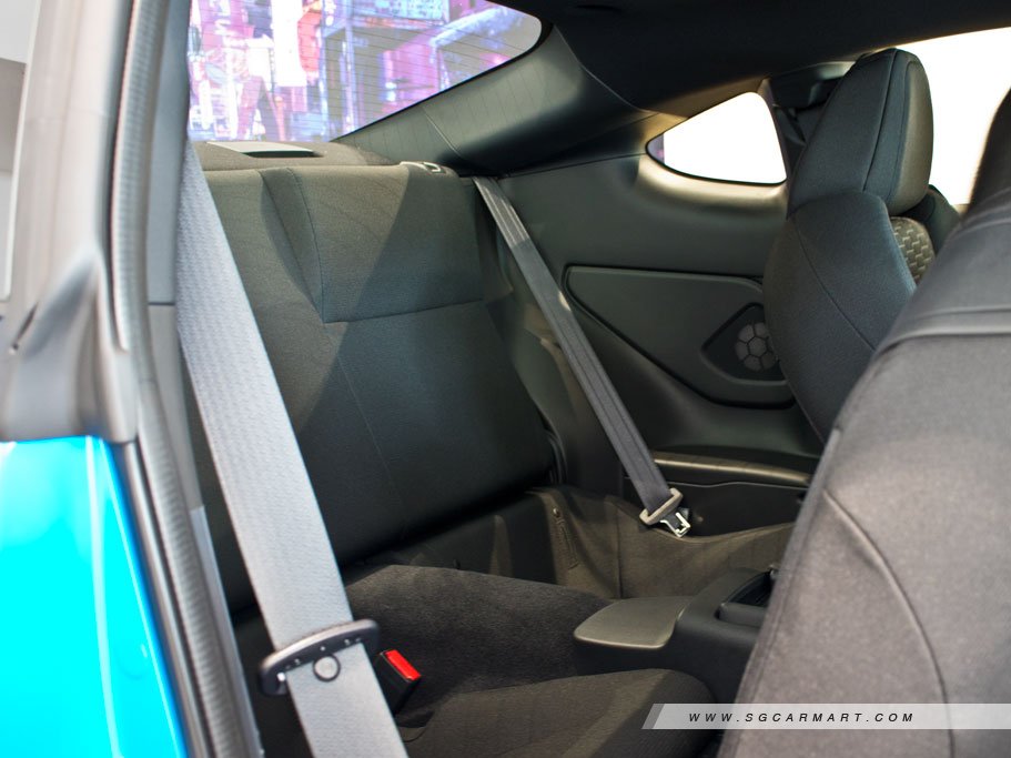 https://i.i-sgcm.com/new_cars/cars/21563/21563_g15