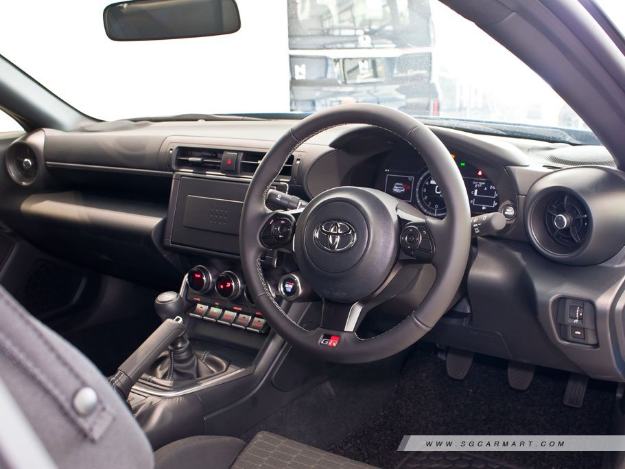 https://i.i-sgcm.com/new_cars/cars/21563/21563_g16