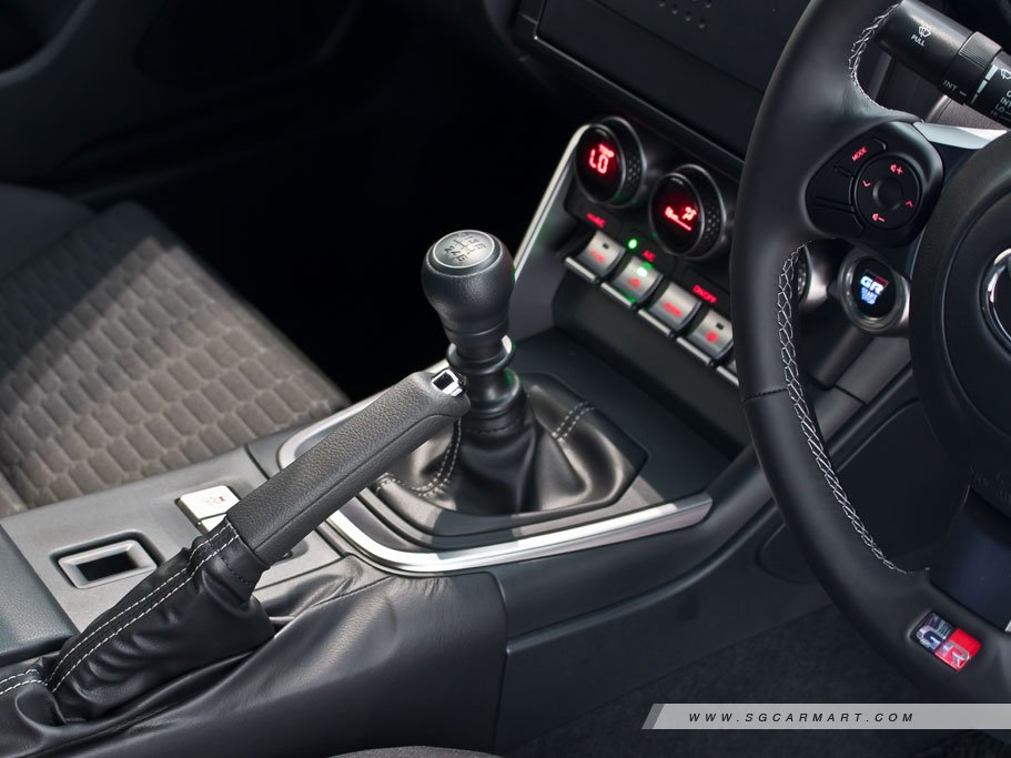 https://i.i-sgcm.com/new_cars/cars/21563/21563_g26