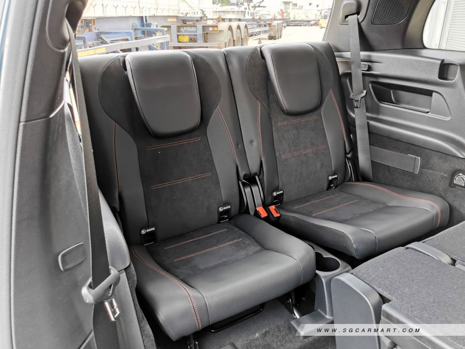 https://i.i-sgcm.com/new_cars/cars/21567/21567_g26