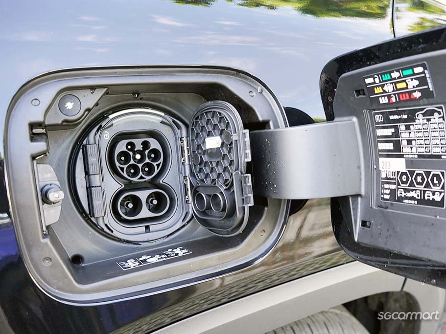 https://i.i-sgcm.com/new_cars/cars/21567/21567_g31