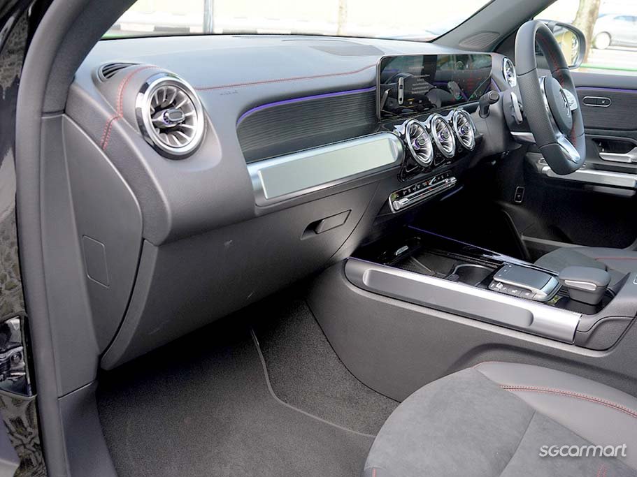 https://i.i-sgcm.com/new_cars/cars/21567/21567_g37