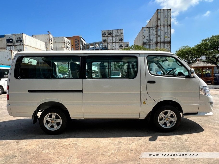 https://i.i-sgcm.com/new_cars/cars/21570/21570_g3