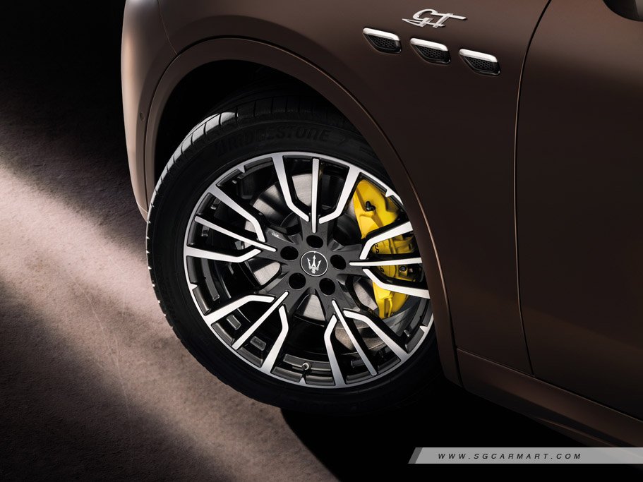 https://i.i-sgcm.com/new_cars/cars/21571/21571_g14