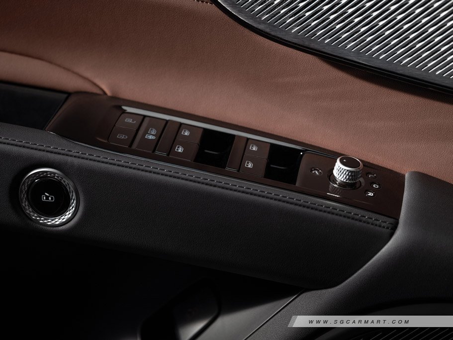 https://i.i-sgcm.com/new_cars/cars/21571/21571_g17