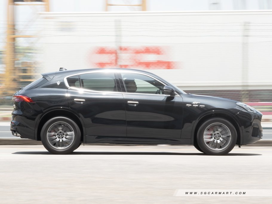 https://i.i-sgcm.com/new_cars/cars/21571/21571_g26