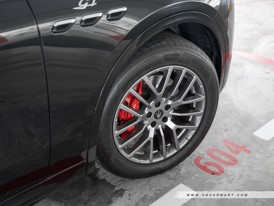 https://i.i-sgcm.com/new_cars/cars/21571/21571_g34