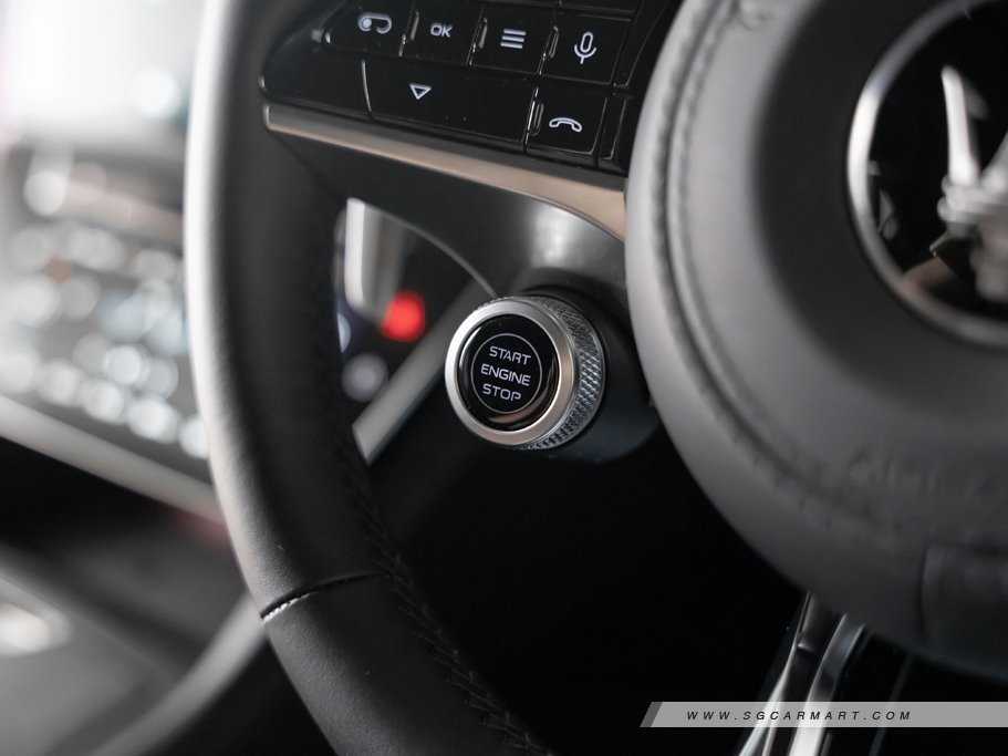 https://i.i-sgcm.com/new_cars/cars/21571/21571_g41