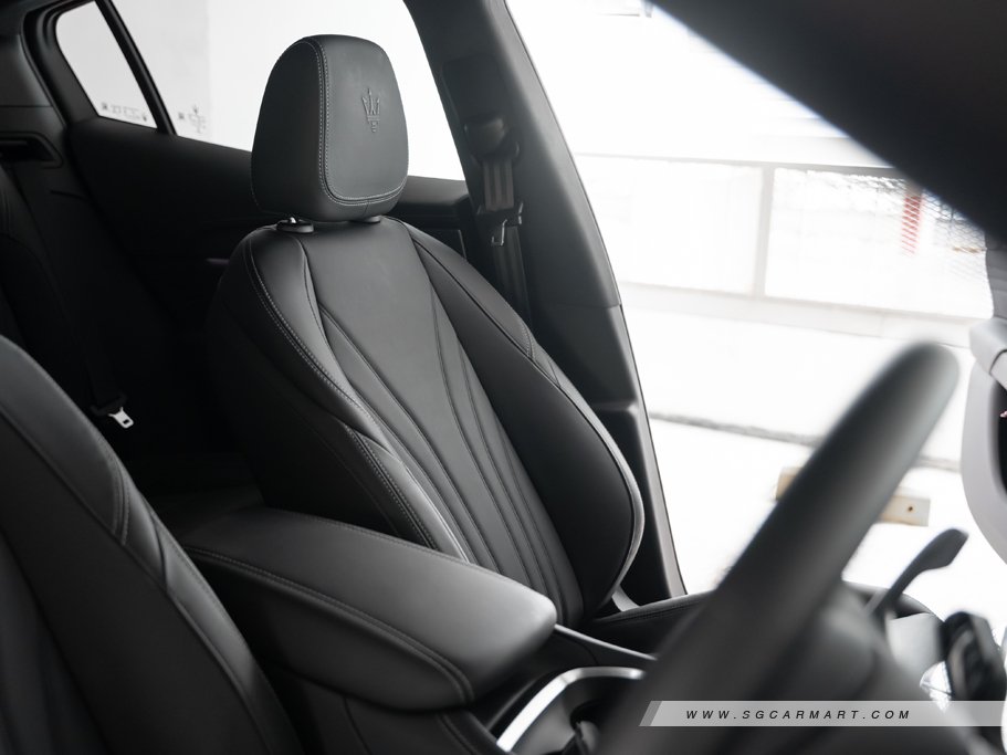 https://i.i-sgcm.com/new_cars/cars/21571/21571_g54