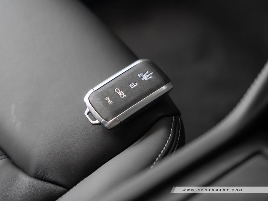https://i.i-sgcm.com/new_cars/cars/21571/21571_g59