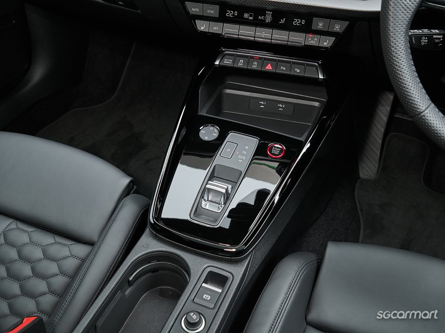 https://i.i-sgcm.com/new_cars/cars/21581/21581_g41