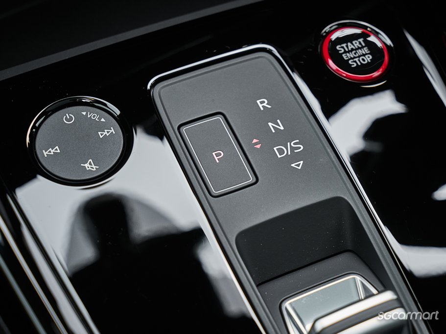 https://i.i-sgcm.com/new_cars/cars/21581/21581_g43