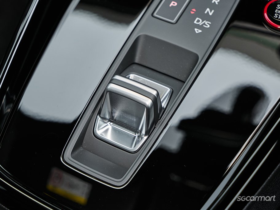 https://i.i-sgcm.com/new_cars/cars/21581/21581_g47