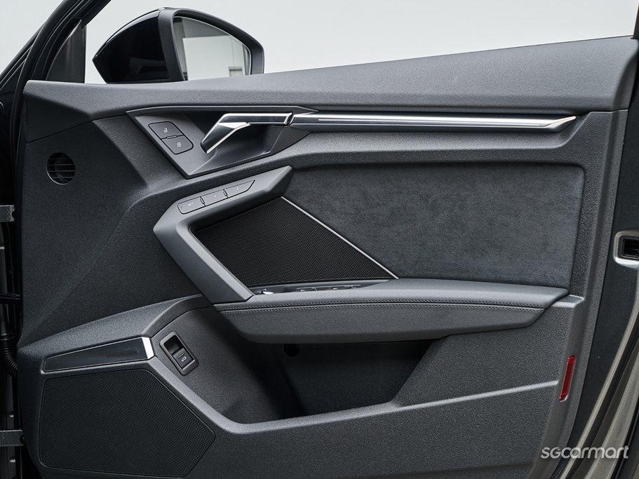 https://i.i-sgcm.com/new_cars/cars/21581/21581_g56