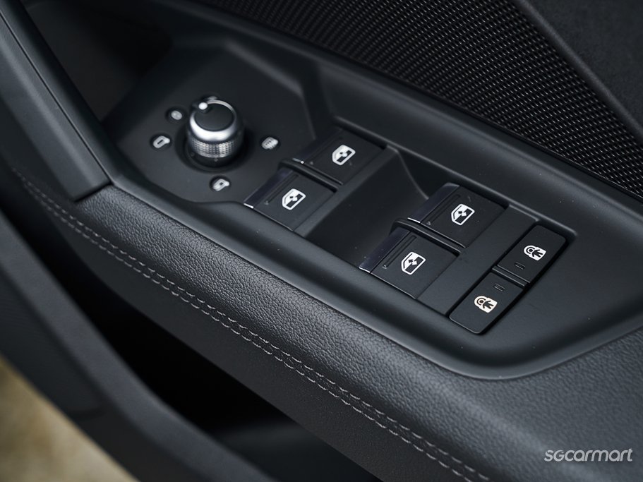 https://i.i-sgcm.com/new_cars/cars/21581/21581_g58