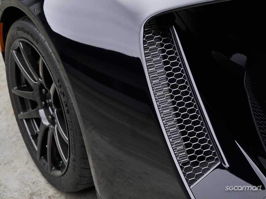 https://i.i-sgcm.com/new_cars/cars/21583/21583_g17
