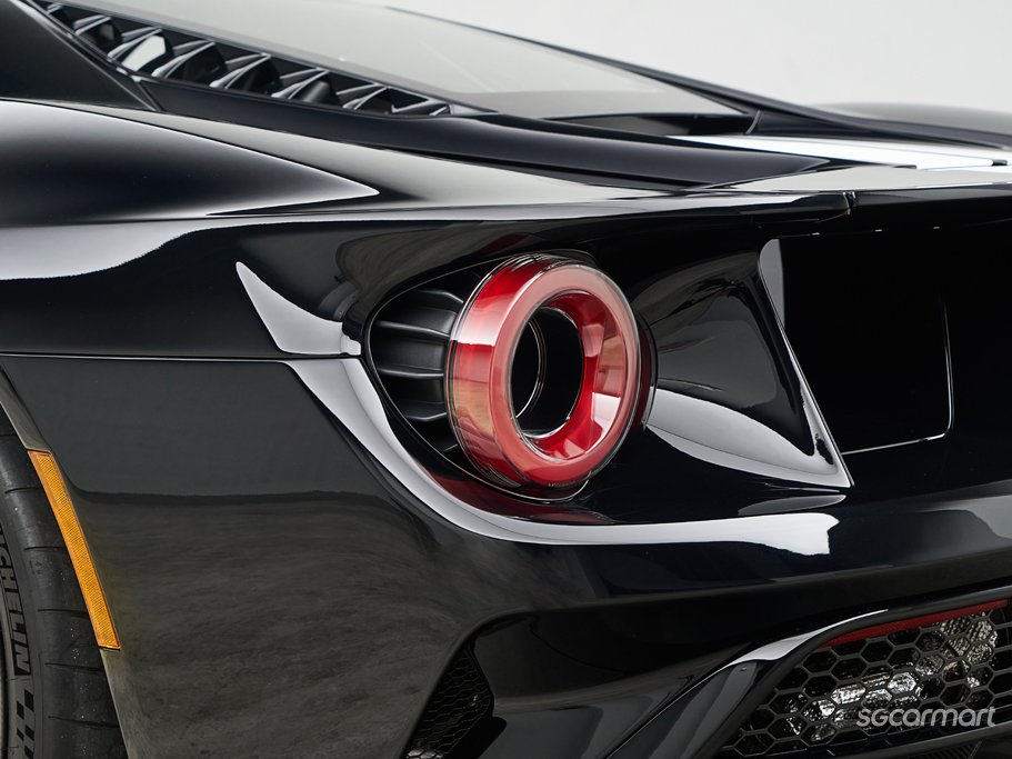https://i.i-sgcm.com/new_cars/cars/21583/21583_g22