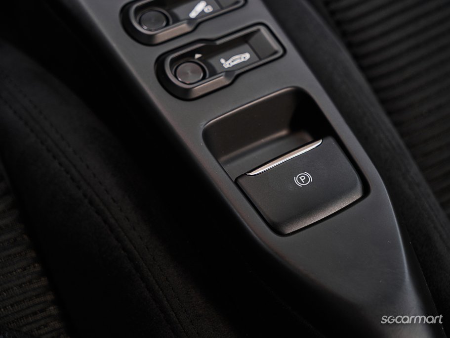 https://i.i-sgcm.com/new_cars/cars/21583/21583_g40