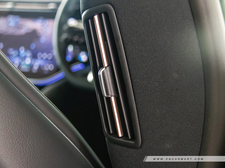 https://i.i-sgcm.com/new_cars/cars/21584/21584_g117
