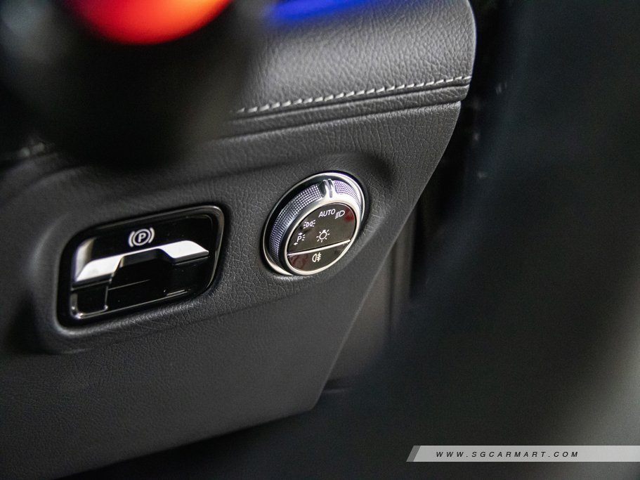 https://i.i-sgcm.com/new_cars/cars/21584/21584_g89