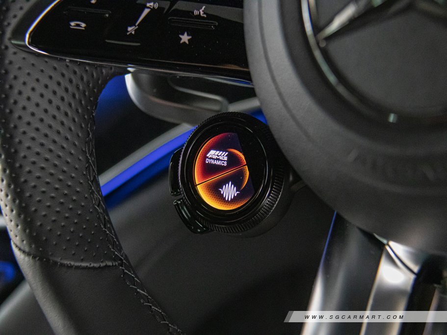 https://i.i-sgcm.com/new_cars/cars/21584/21584_g93