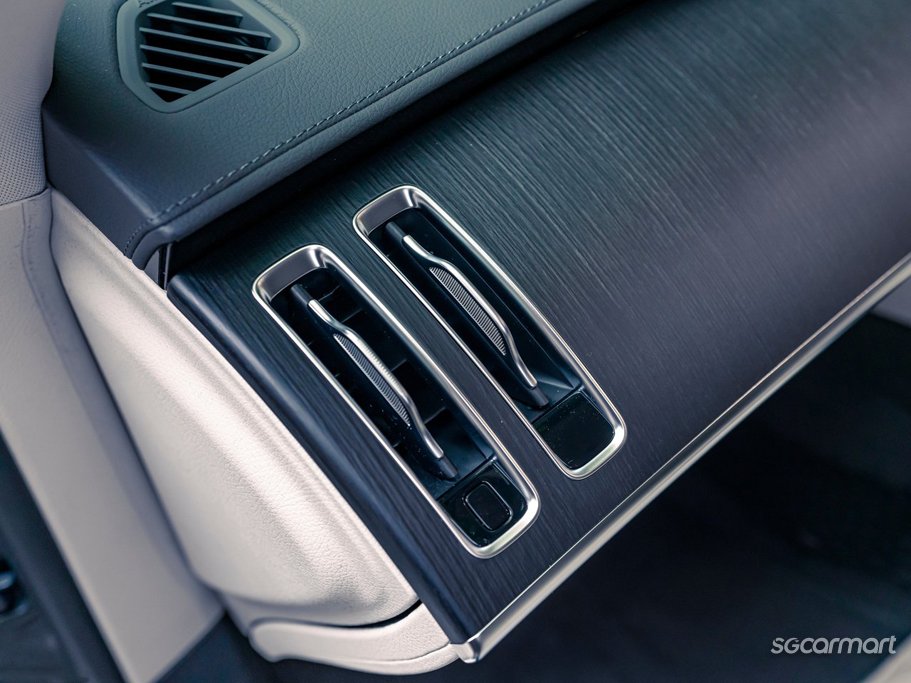 https://i.i-sgcm.com/new_cars/cars/21585/21585_g22