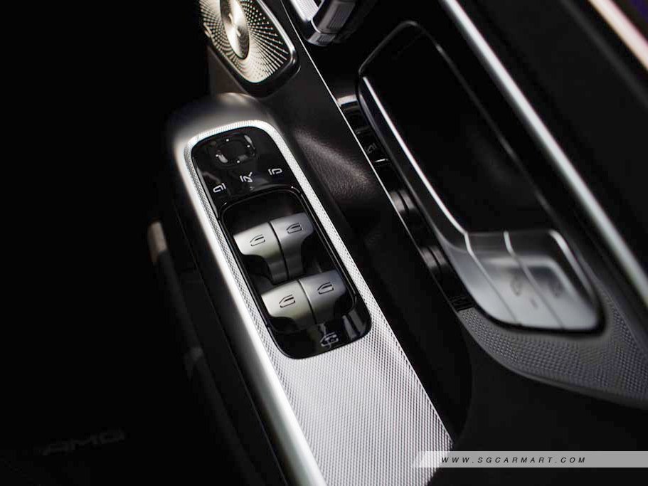 https://i.i-sgcm.com/new_cars/cars/21586/21586_g112