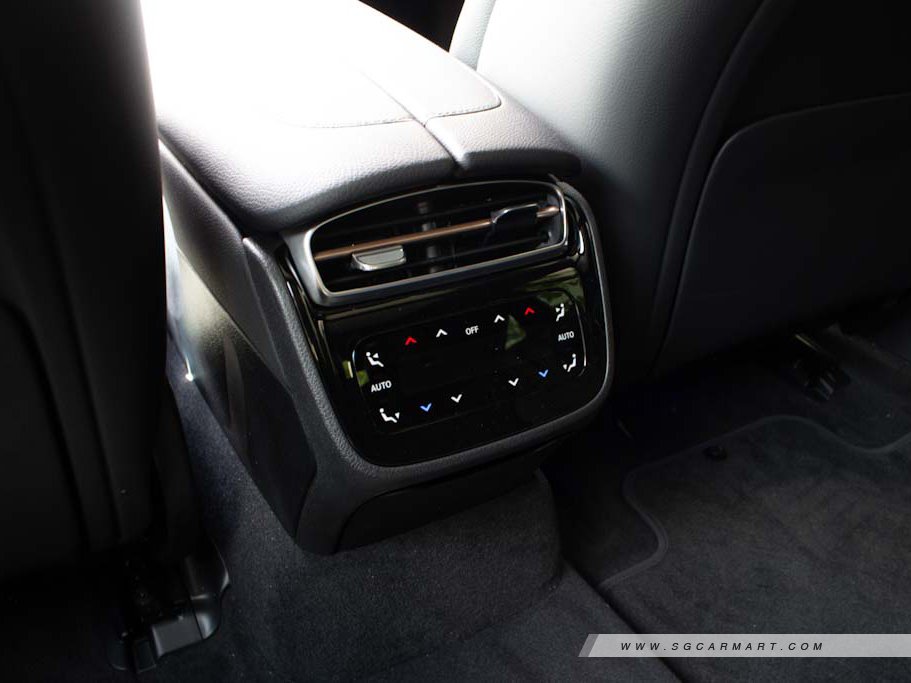 https://i.i-sgcm.com/new_cars/cars/21586/21586_g117