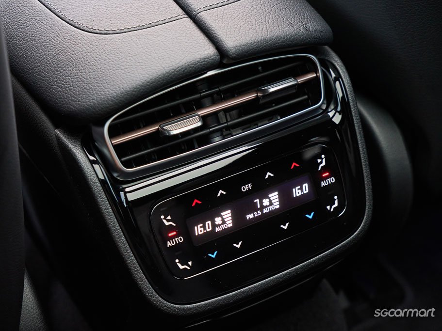 https://i.i-sgcm.com/new_cars/cars/21586/21586_g42