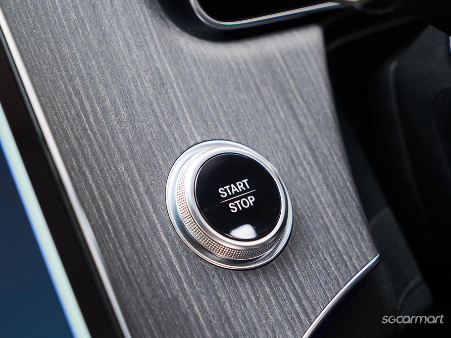 https://i.i-sgcm.com/new_cars/cars/21586/21586_g43