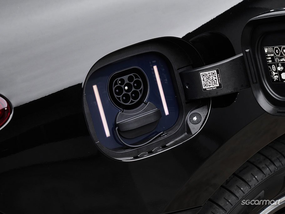 https://i.i-sgcm.com/new_cars/cars/21586/21586_g51