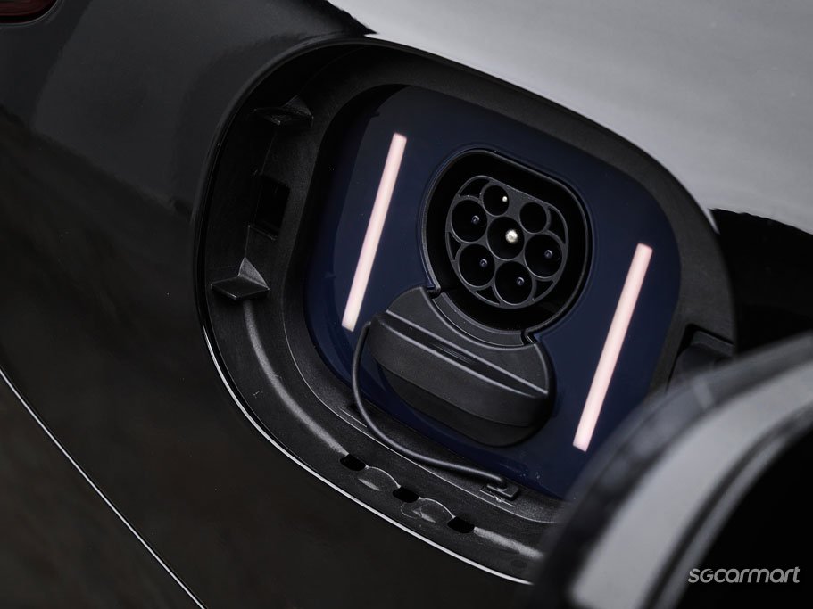 https://i.i-sgcm.com/new_cars/cars/21586/21586_g52