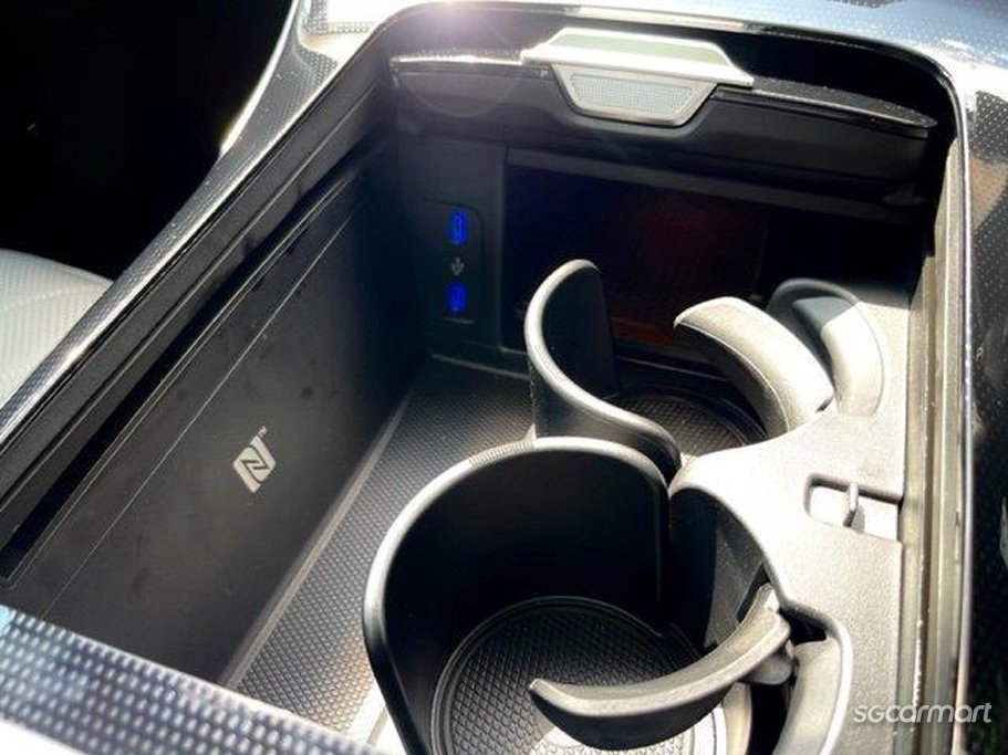 https://i.i-sgcm.com/new_cars/cars/21586/21586_g70