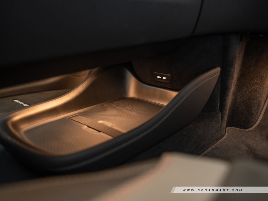 https://i.i-sgcm.com/new_cars/cars/21586/21586_g90