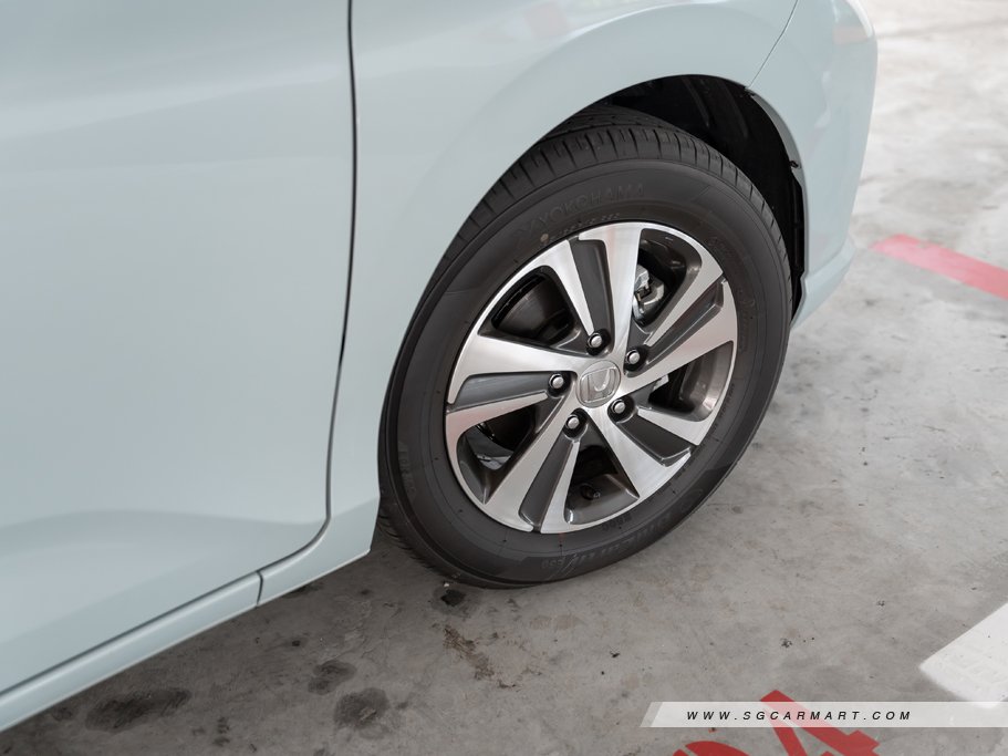 https://i.i-sgcm.com/new_cars/cars/21589/21589_g21