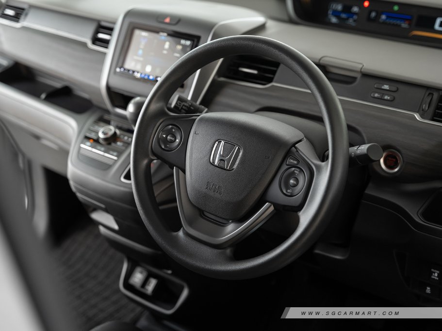 https://i.i-sgcm.com/new_cars/cars/21589/21589_g23