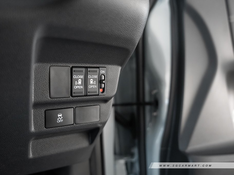 https://i.i-sgcm.com/new_cars/cars/21589/21589_g27