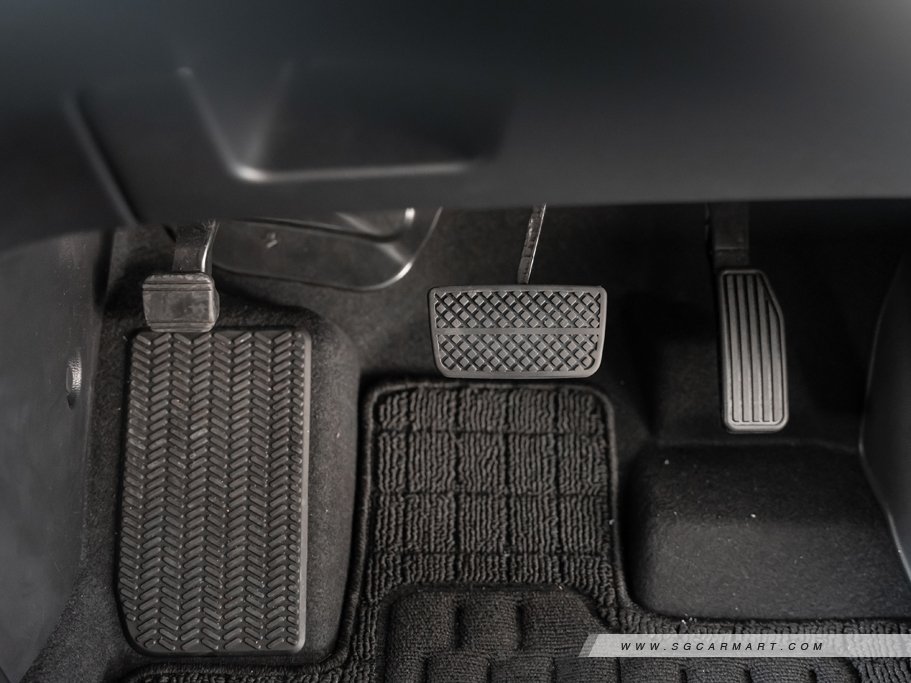 https://i.i-sgcm.com/new_cars/cars/21589/21589_g28
