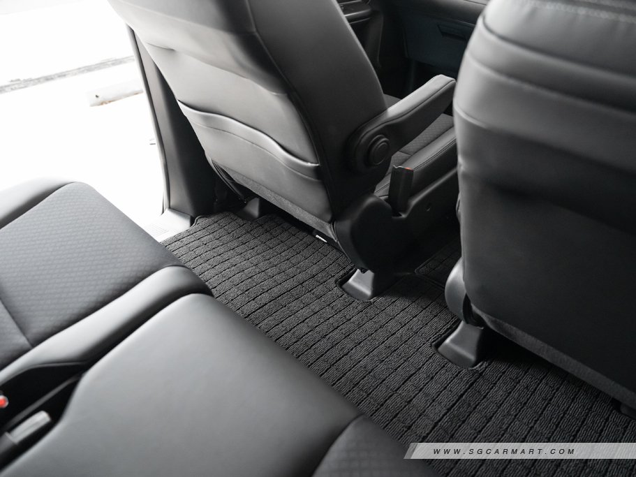 https://i.i-sgcm.com/new_cars/cars/21589/21589_g37
