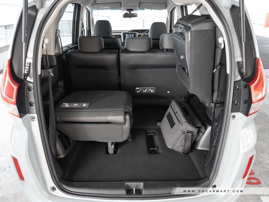 https://i.i-sgcm.com/new_cars/cars/21589/21589_g44