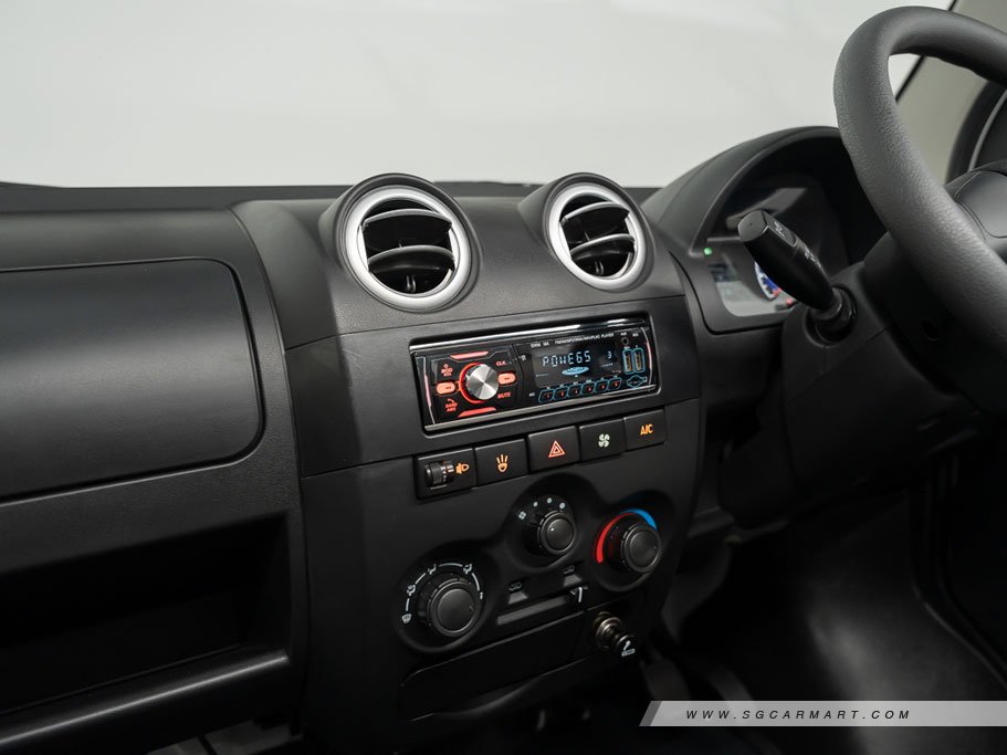 https://i.i-sgcm.com/new_cars/cars/21599/21599_g13