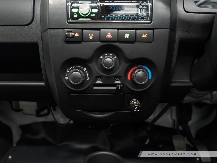 https://i.i-sgcm.com/new_cars/cars/21599/21599_g14