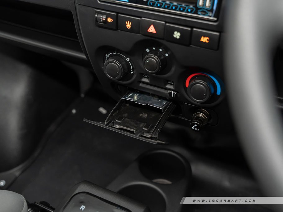 https://i.i-sgcm.com/new_cars/cars/21599/21599_g15