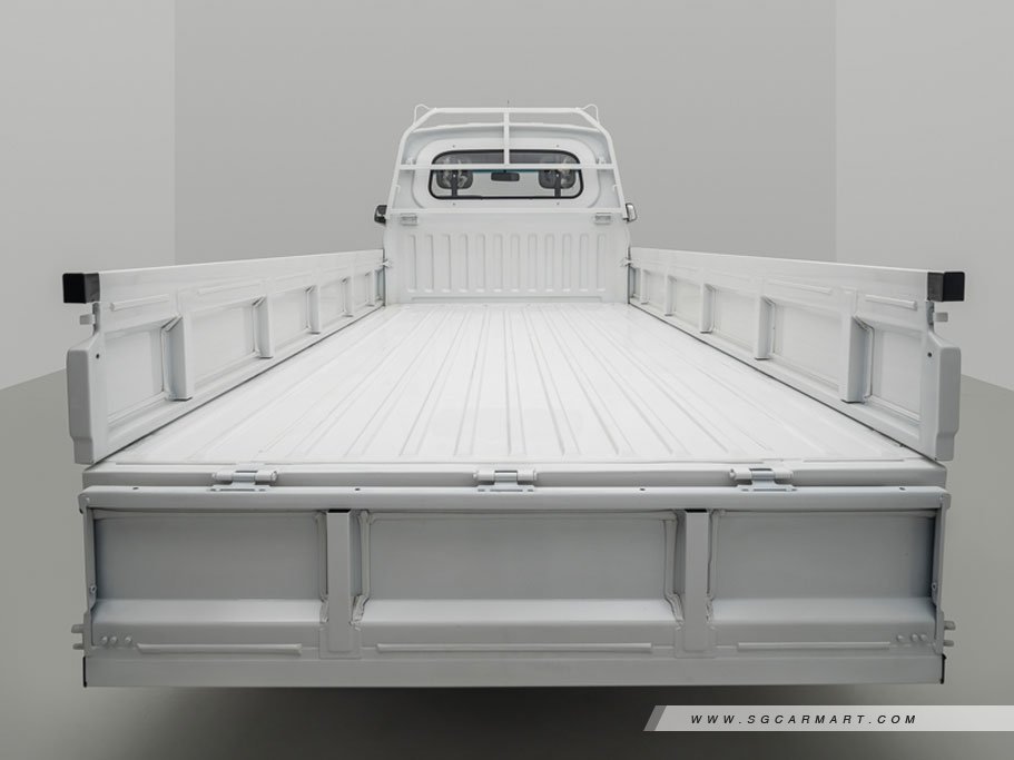 https://i.i-sgcm.com/new_cars/cars/21599/21599_g16