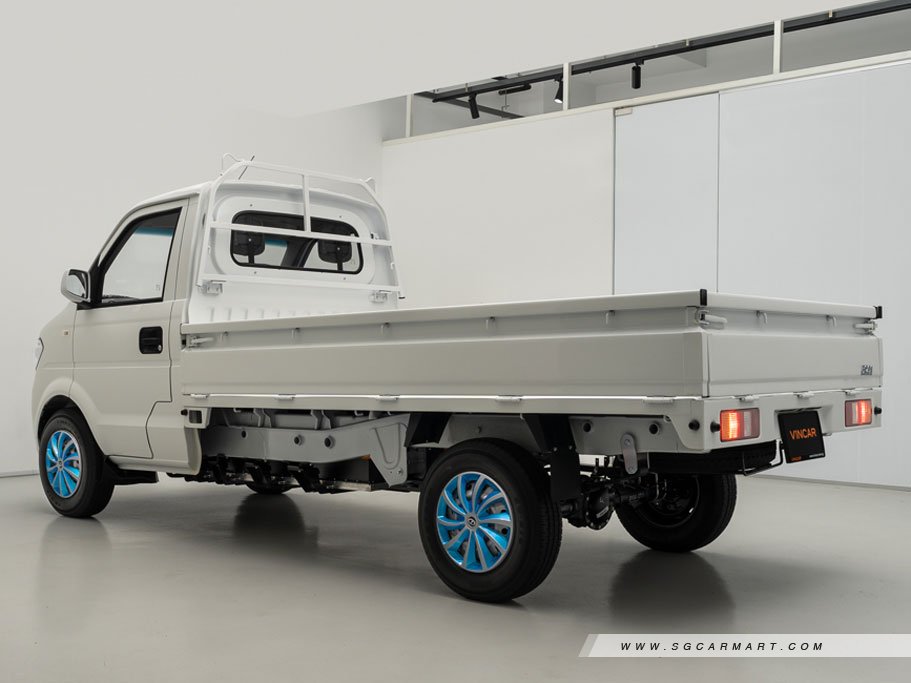 https://i.i-sgcm.com/new_cars/cars/21599/21599_g2
