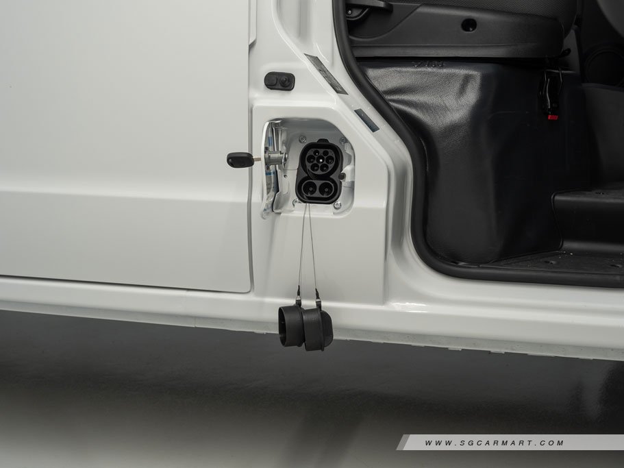 https://i.i-sgcm.com/new_cars/cars/21600/21600_g10