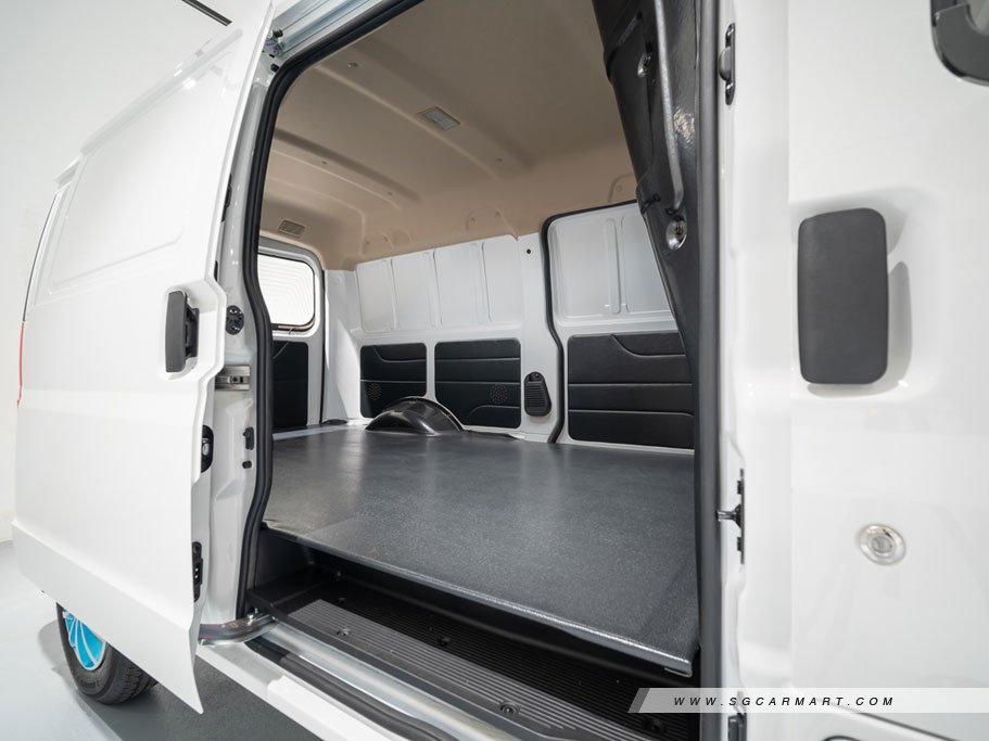 https://i.i-sgcm.com/new_cars/cars/21600/21600_g13