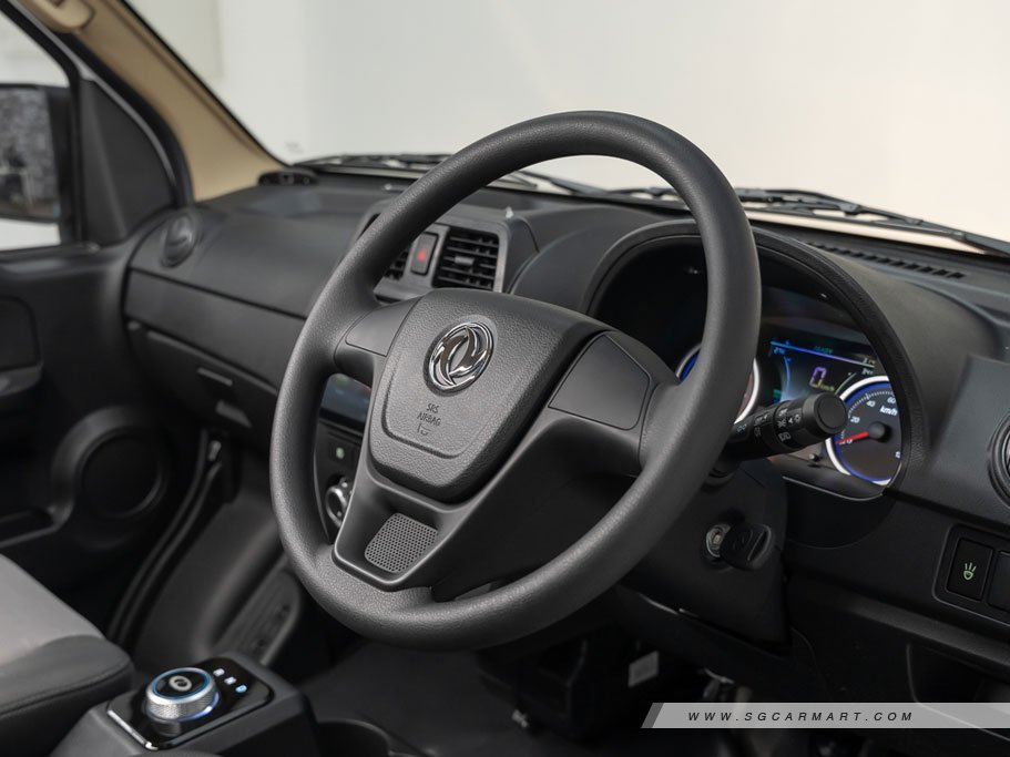 https://i.i-sgcm.com/new_cars/cars/21600/21600_g15