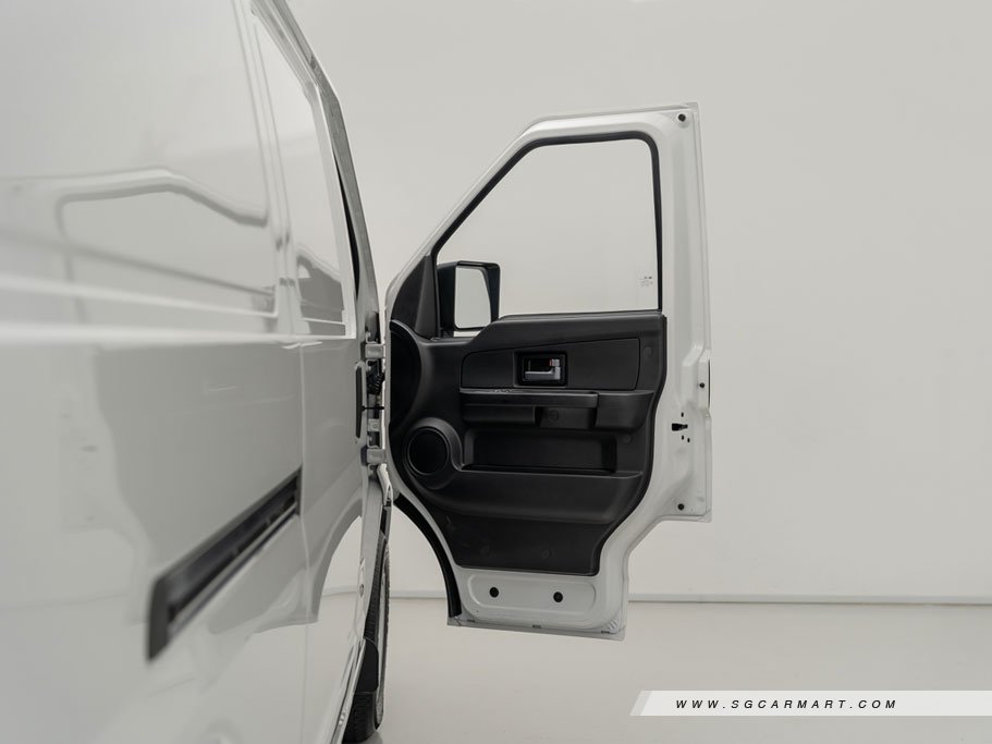 https://i.i-sgcm.com/new_cars/cars/21600/21600_g18